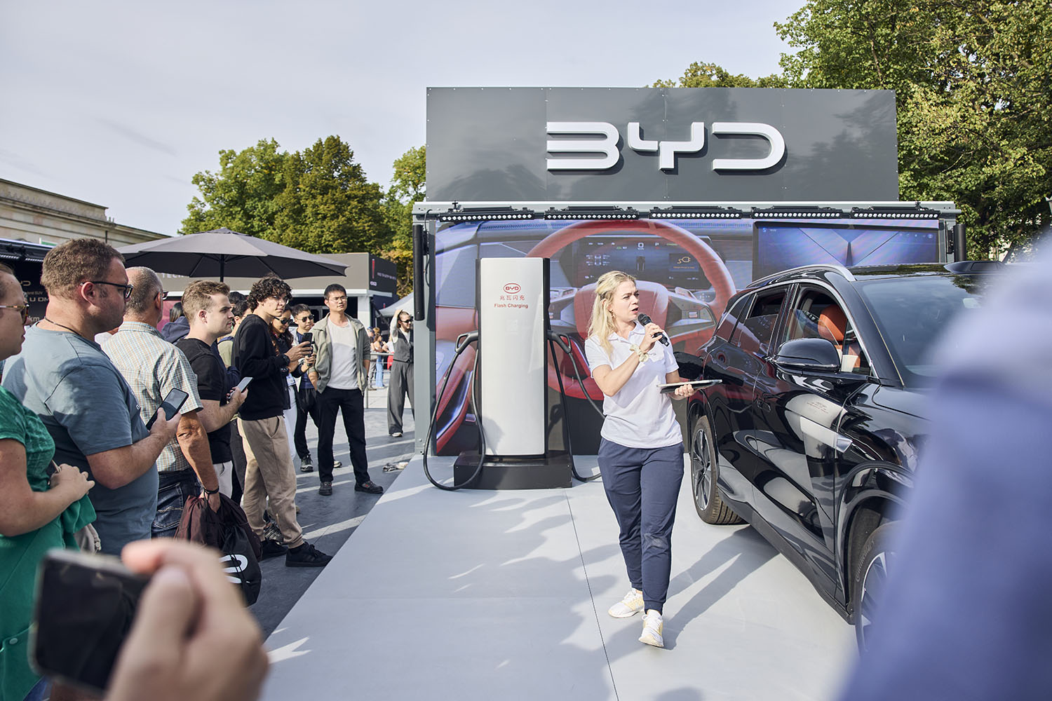 IAA2025のBYDブース