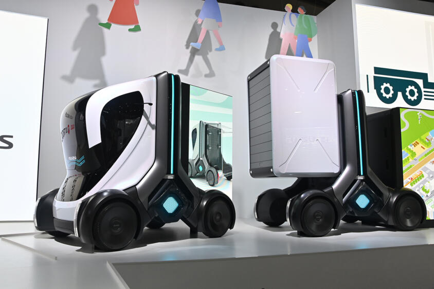 トラックにもバスにもなる「人」が登場！　いすゞ「VCCC」が目から鱗のモビリティだった【ジャパンモビリティショー2025】