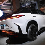 【画像】レクサスの新型ESと新型RZが日本でお目見え！　素直に惚れ惚れする新世代レクサスの中身とは 〜 画像4