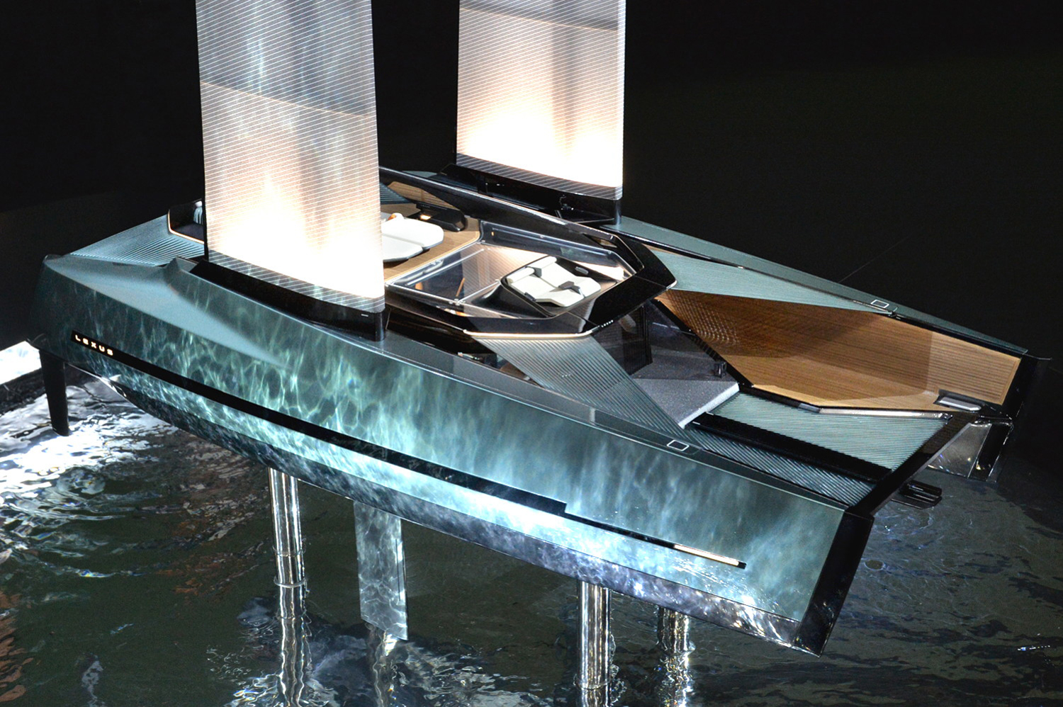 小さな模型に詰め込まれた巨大なロマン「カタマラン コンセプト」が目指す未来 〜 画像1