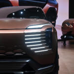 【画像】「今後の三菱はどんどんシンプルになる」ってダイナミックシールドはどうなるの!?　「ELEVANCE Concept」のデザインに隠された「格、鍛、純」の秘密【ジャパンモビリティショー2025】 〜 画像32