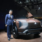 「今後の三菱はどんどんシンプルになる」ってダイナミックシールドはどうなるの!?　「ELEVANCE Concept」のデザインに隠された「格、鍛、純」の秘密【ジャパンモビリティショー2025】