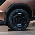 【画像】「今後の三菱はどんどんシンプルになる」ってダイナミックシールドはどうなるの!?　「ELEVANCE Concept」のデザインに隠された「格、鍛、純」の秘密【ジャパンモビリティショー2025】 〜 画像47