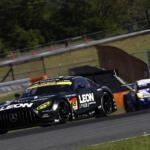 【画像】漆黒のAMGを武器にGT300クラスを引っ張る強豪チーム！　「65号車 K2 R&D LEON RACING」【SUPER GT 2025 GT300クラス オールチームラインアップ】 〜 画像3