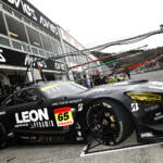 【画像】漆黒のAMGを武器にGT300クラスを引っ張る強豪チーム！　「65号車 K2 R&D LEON RACING」【SUPER GT 2025 GT300クラス オールチームラインアップ】 〜 画像8