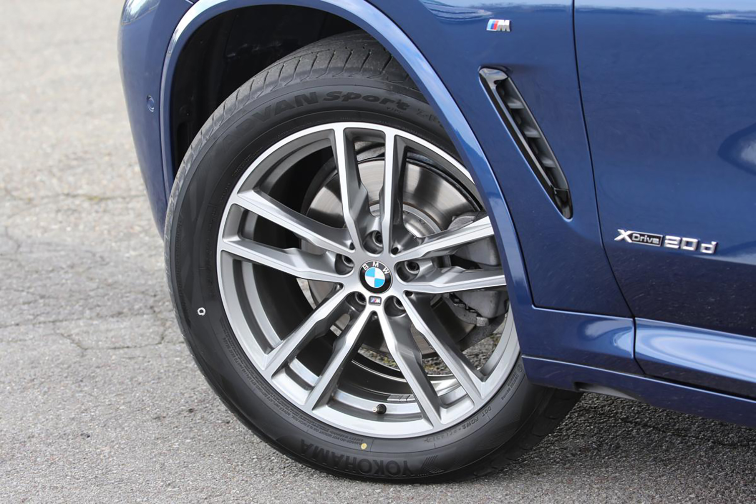 ステアリングを切るイメージ 〜 画像5