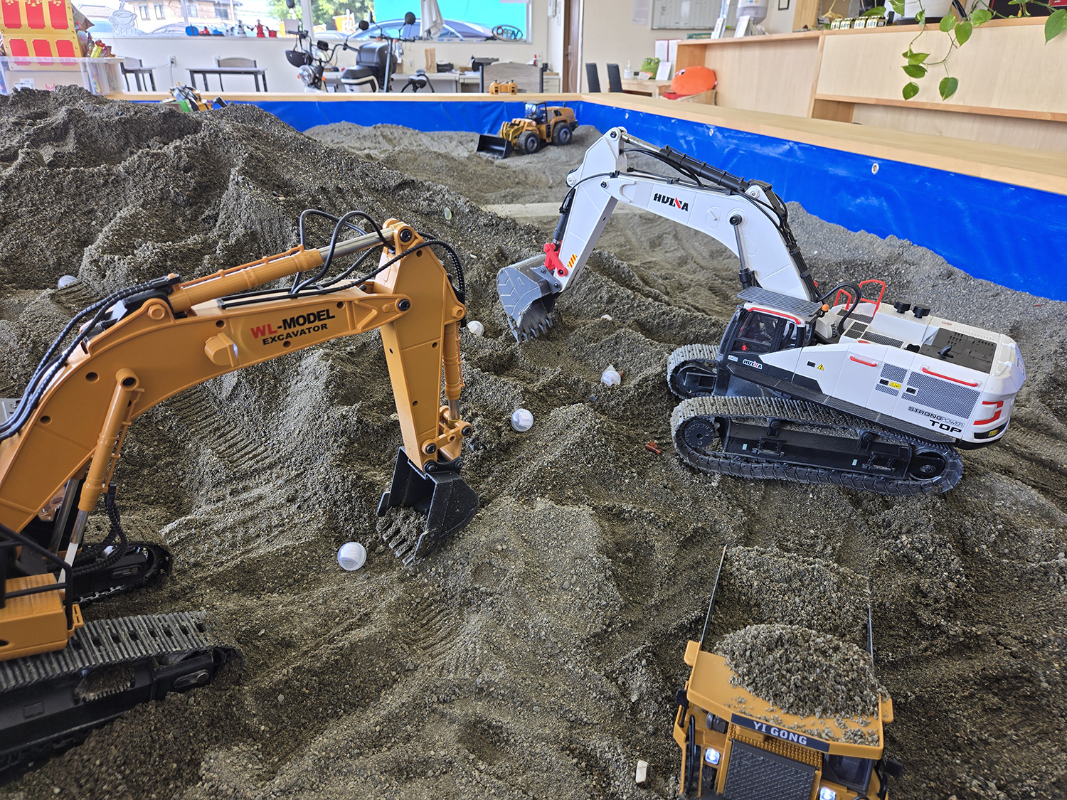 重機ラジコンカフェのイメージ