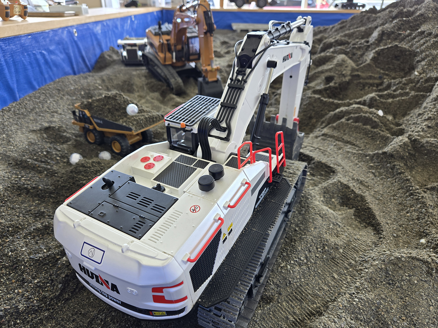 重機ラジコンカフェのイメージ 〜 画像10