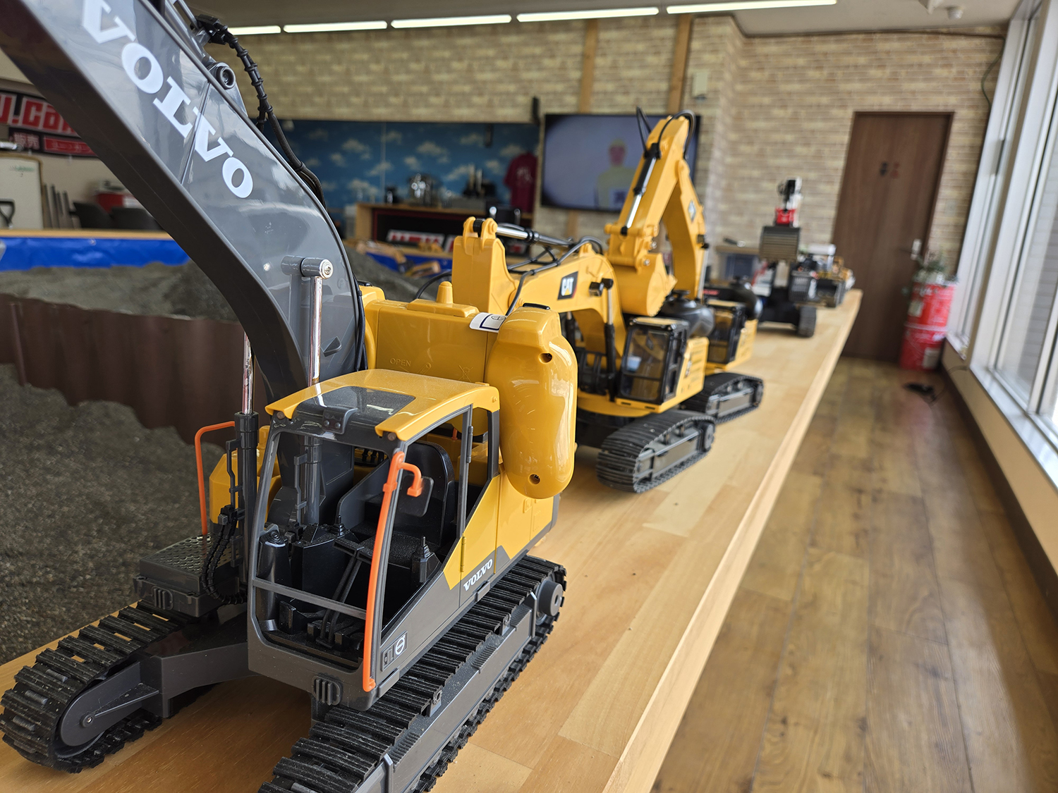 重機ラジコンカフェのイメージ