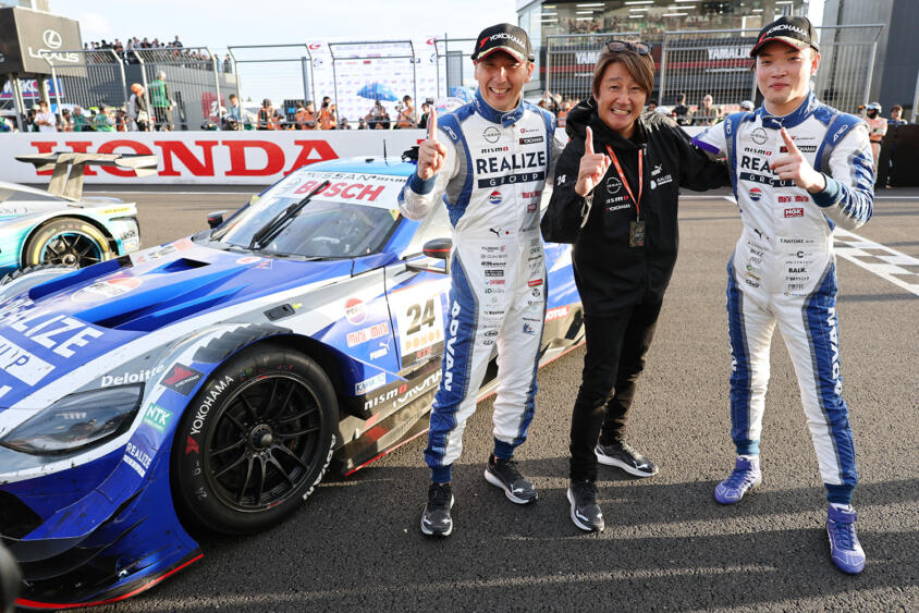 最終ラップの残り半周で起きた大逆転劇にSUGOが揺れた！　24号車リアライズコーポレーション ADVAN Zがチームにおいて９年ぶりの優勝を飾る