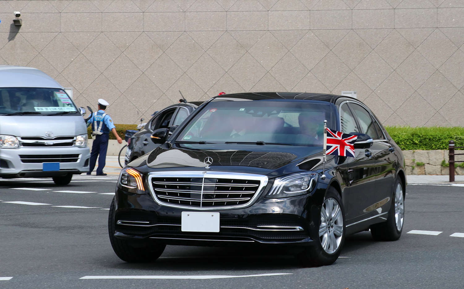 信号機の横に設置された警察マークのついた怪しい箱の正体とは 〜 画像6
