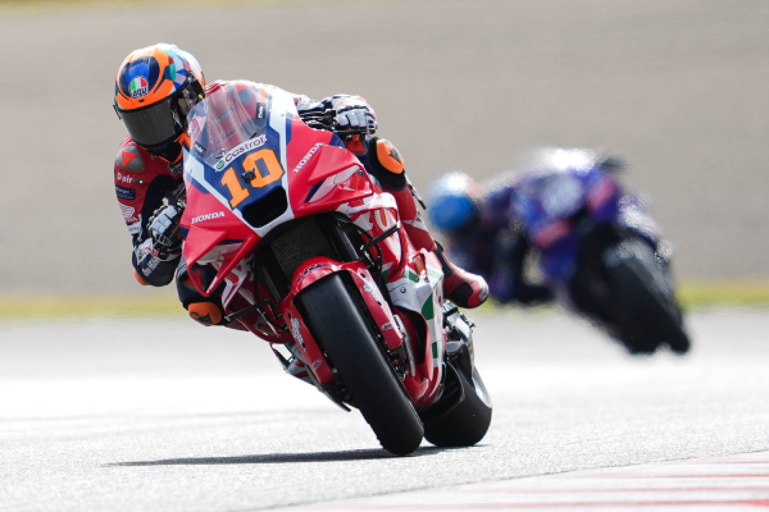 MotoGPを走るホンダのマシン