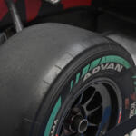 【画像】子どもはフォーミュラカーに乗って大人はその横でお勉強!?　アブラヤシにオレンジの皮も使ってるヨコハマタイヤがエコだった【ジャパンモビリティショー2025】 〜 画像4