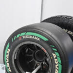 【画像】子どもはフォーミュラカーに乗って大人はその横でお勉強!?　アブラヤシにオレンジの皮も使ってるヨコハマタイヤがエコだった【ジャパンモビリティショー2025】 〜 画像9