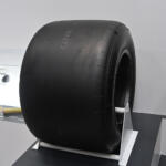 【画像】子どもはフォーミュラカーに乗って大人はその横でお勉強!?　アブラヤシにオレンジの皮も使ってるヨコハマタイヤがエコだった【ジャパンモビリティショー2025】 〜 画像24