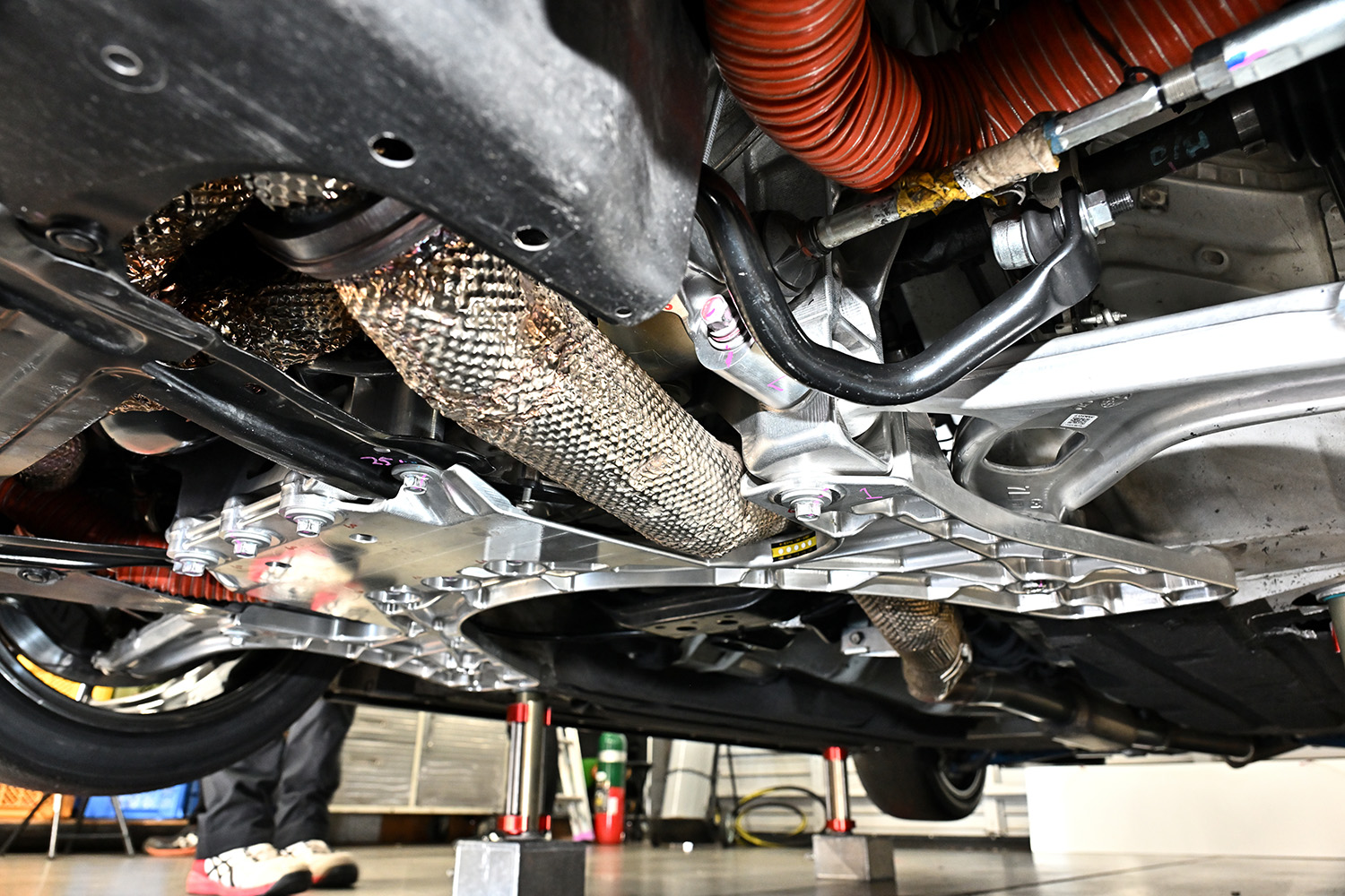 スバル High Performance X Future Conceptの補強パーツ