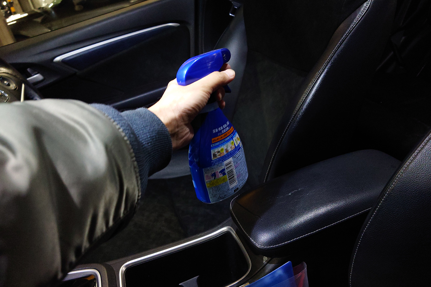 車内を消臭するときに家庭用消臭剤を使うのはアリかナシか 〜 画像2