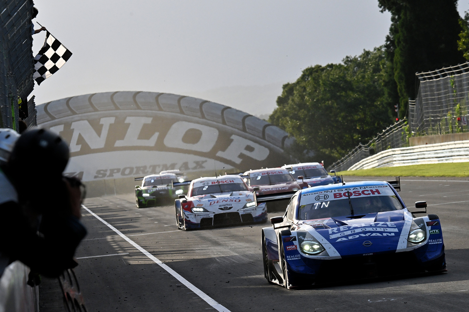 スーパーGTが世界最速のツーリングカーレースと呼ばれるワケ