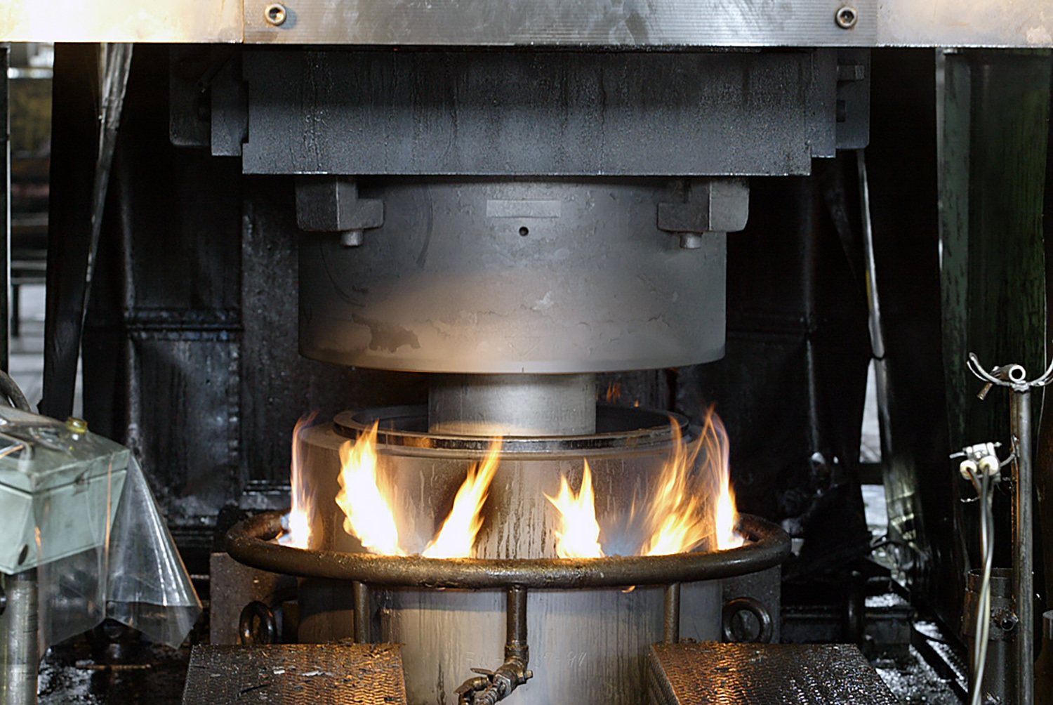 鍛造ホイールの製造イメージ 〜 画像6