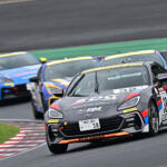 【画像】TGR BRZ／GR86 Cupの第６戦はウエット路面でのサバイバルレース！　チームタクティの井口選手が連続表彰台獲得で優勝争いは最終戦へ 〜 画像49