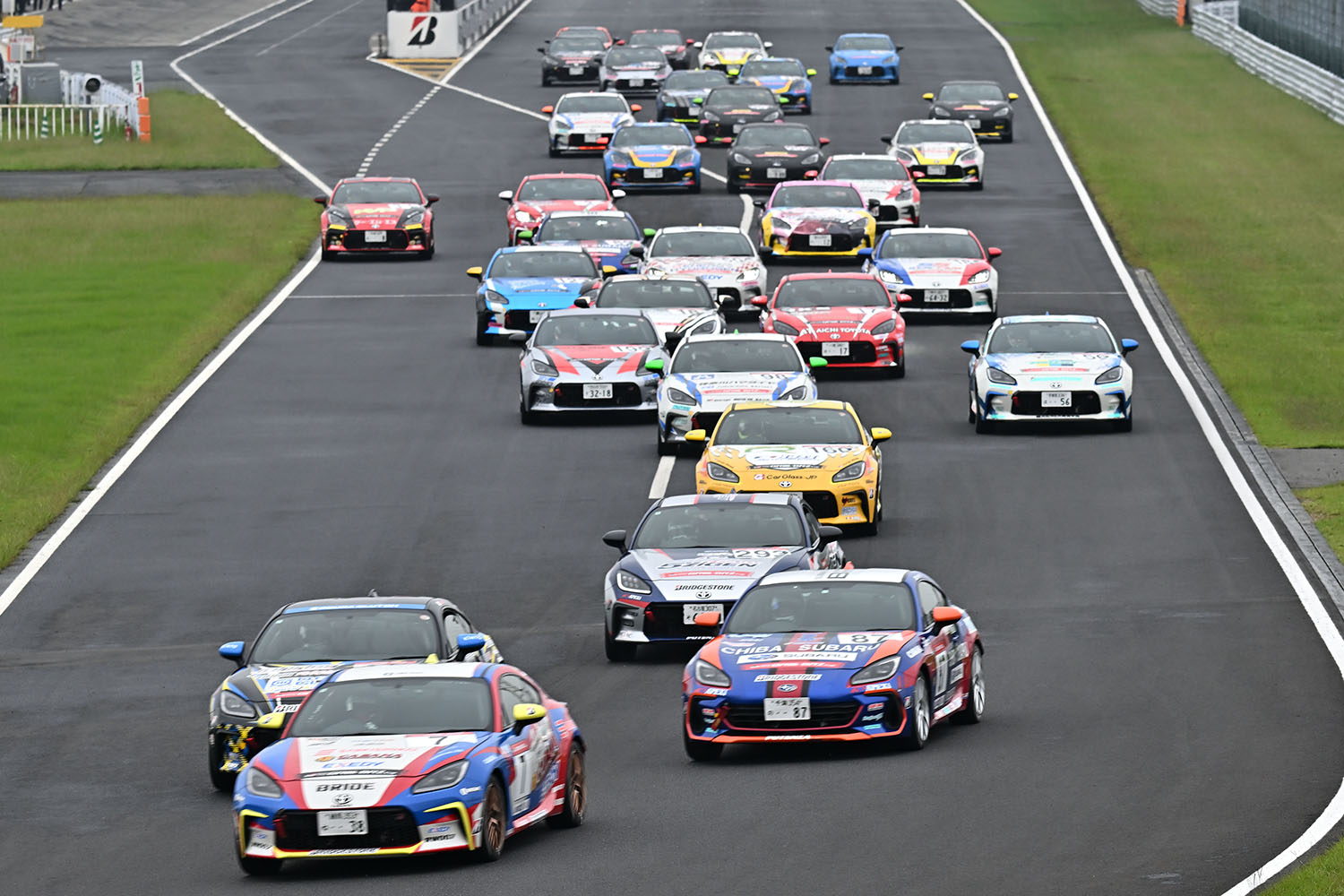 TGR GR86/BRZ Cup 2025 第6戦鈴鹿のスタート直後