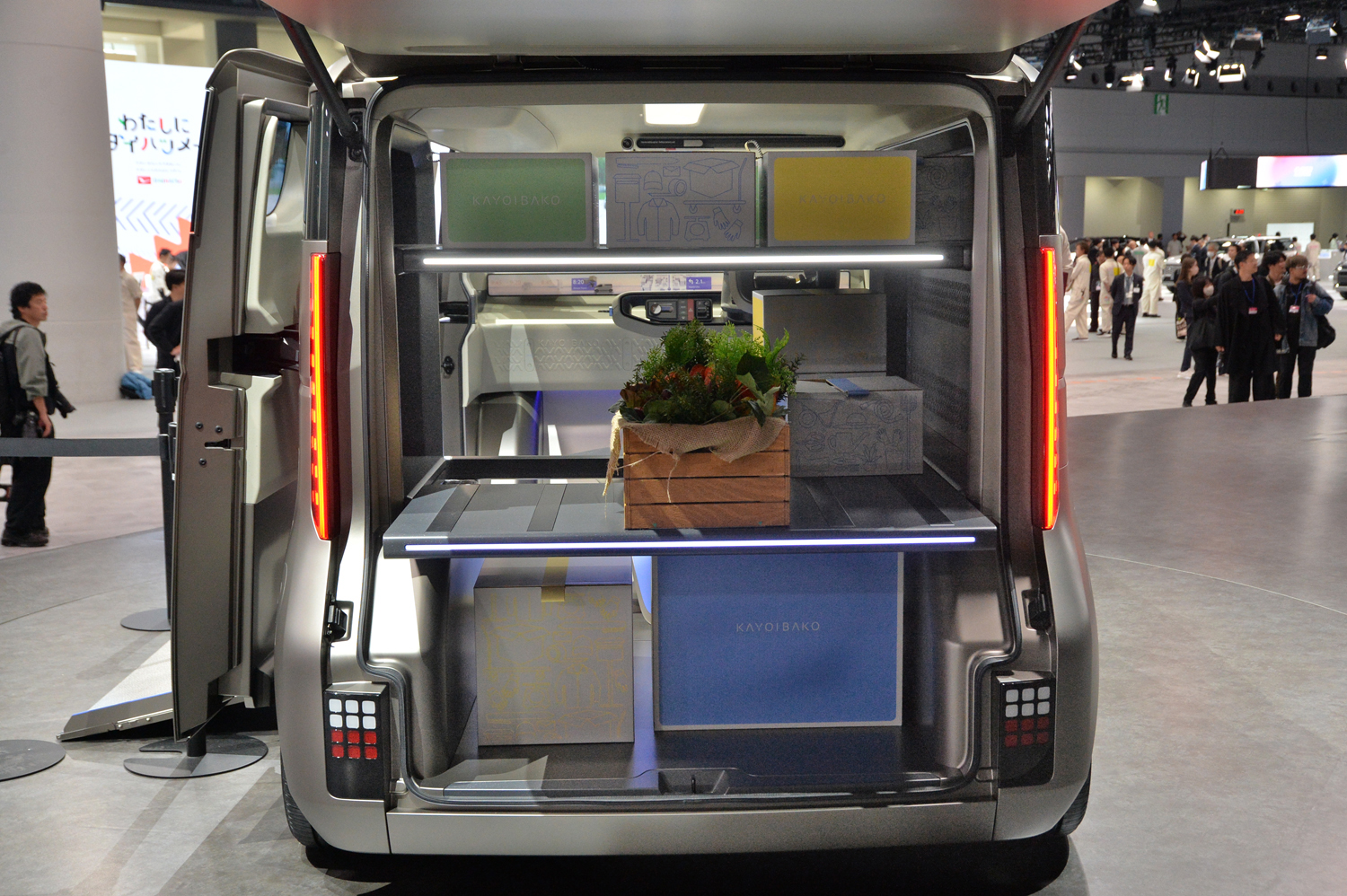 トヨタのブースの約半分を占めた「カヨイバコ」ってなにもの 〜 画像16