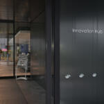 【画像】次世代のスバルは「イノハブ」から生まれる！　エンジニア同士のコミュニケーションを大切にするオシャレ研究施設「イノベーションハブ」に潜入 〜 画像29