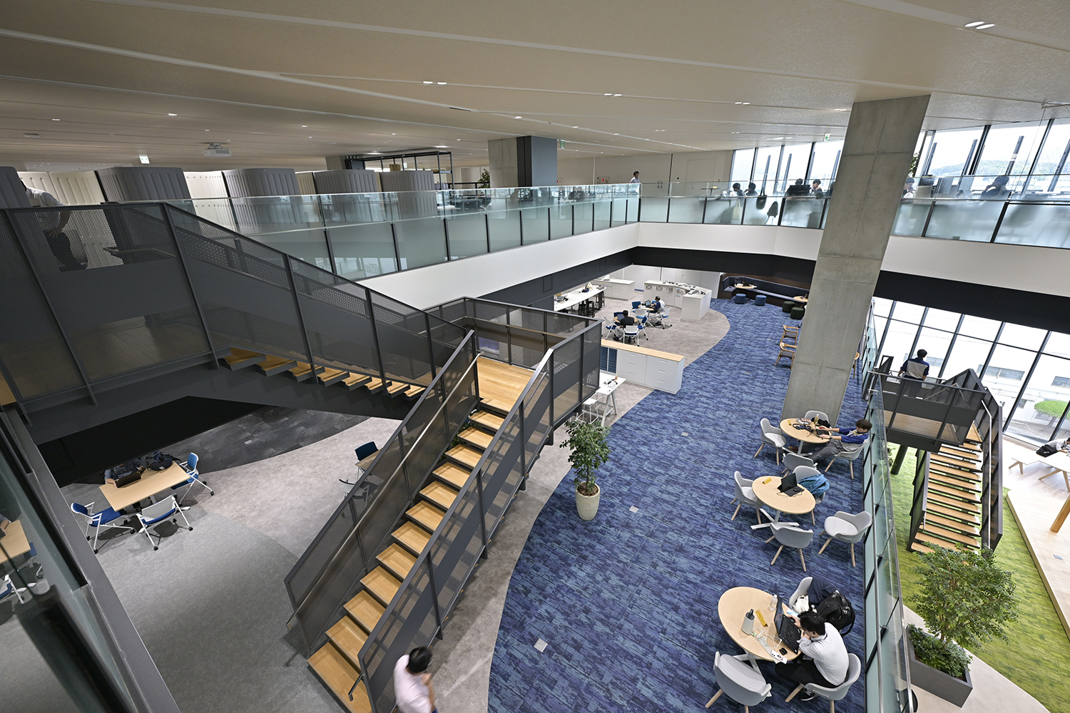 エンジニア同士のコミュニケーションを蜜にする「イノベーションハブ」は従来のイメージからかけ離れたオシャレすぎる研究所だった 〜 画像40