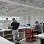 【画像】次世代のスバルは「イノハブ」から生まれる！　エンジニア同士のコミュニケーションを大切にするオシャレ研究施設「イノベーションハブ」に潜入 〜 画像45