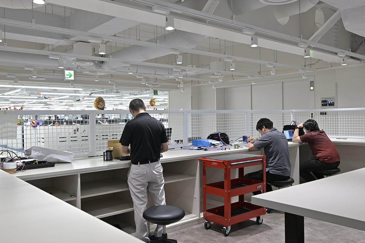 エンジニア同士のコミュニケーションを蜜にする「イノベーションハブ」は従来のイメージからかけ離れたオシャレすぎる研究所だった 〜 画像45