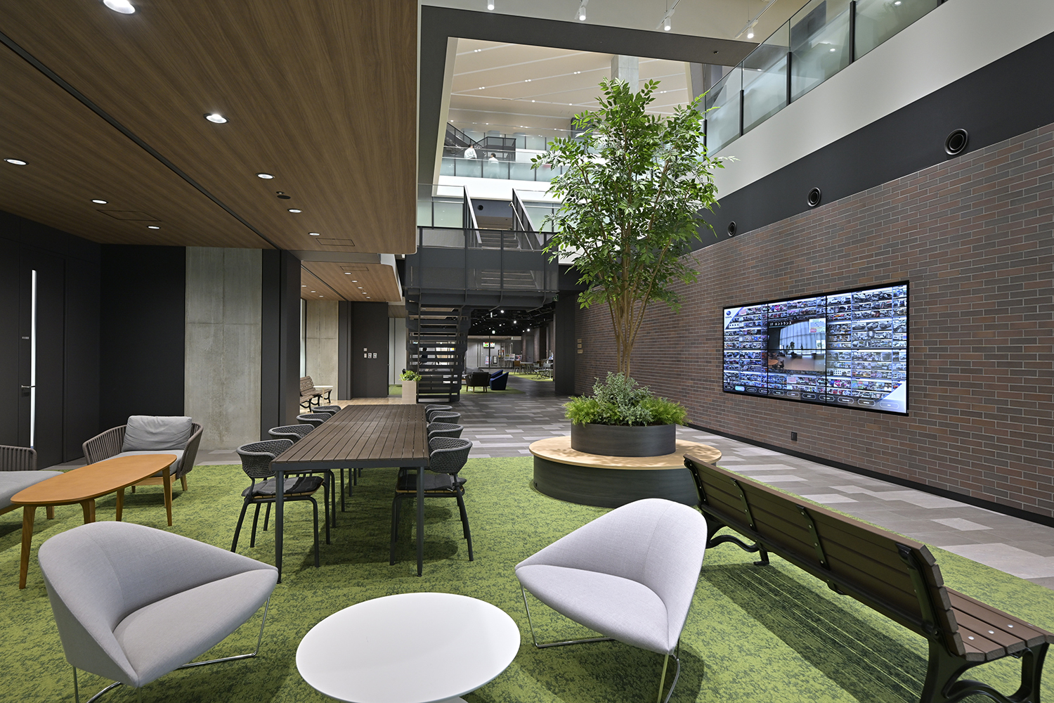 エンジニア同士のコミュニケーションを蜜にする「イノベーションハブ」は従来のイメージからかけ離れたオシャレすぎる研究所だった 〜 画像56