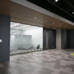 【画像】次世代のスバルは「イノハブ」から生まれる！　エンジニア同士のコミュニケーションを大切にするオシャレ研究施設「イノベーションハブ」に潜入 〜 画像58