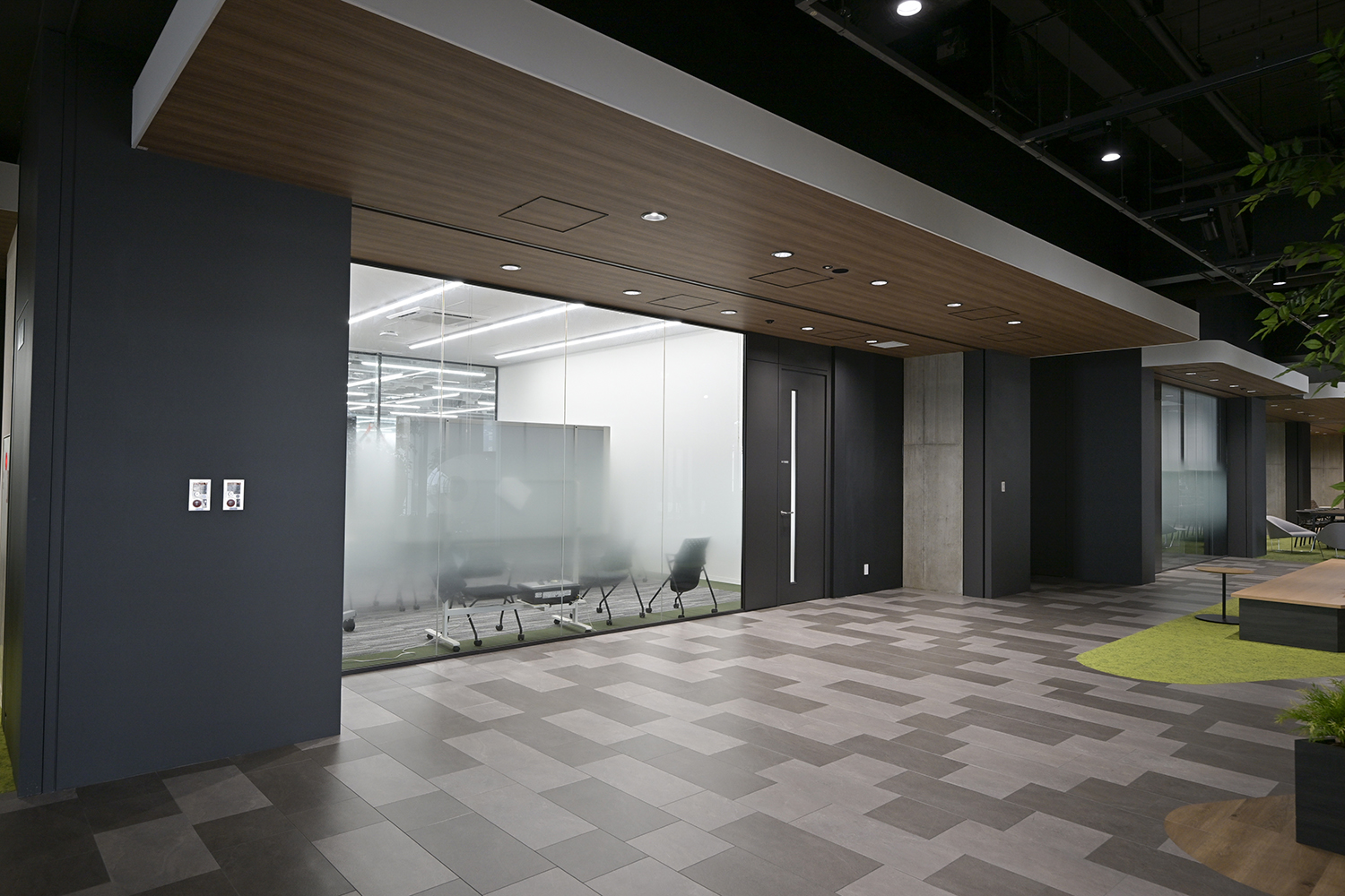 エンジニア同士のコミュニケーションを蜜にする「イノベーションハブ」は従来のイメージからかけ離れたオシャレすぎる研究所だった 〜 画像58