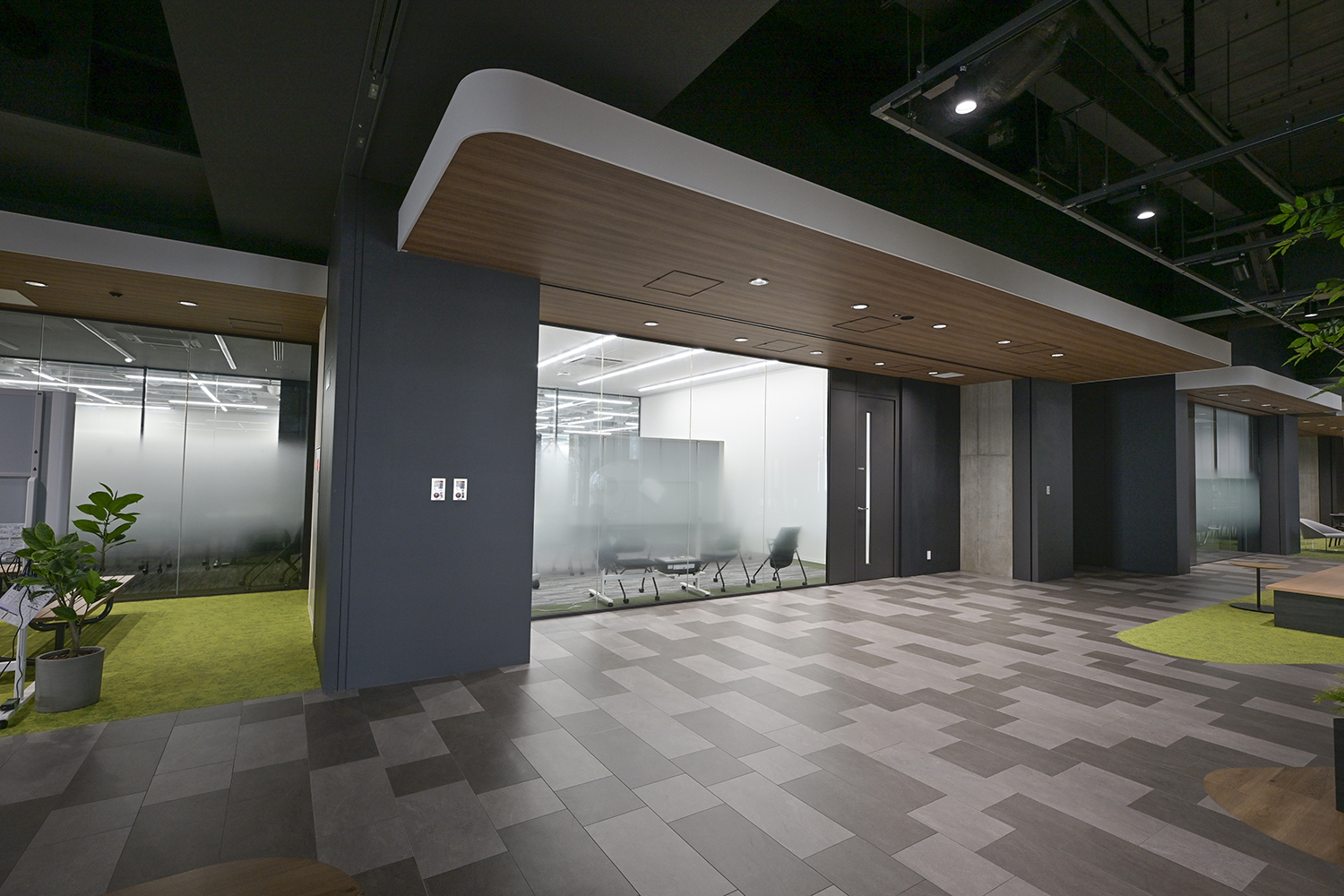 エンジニア同士のコミュニケーションを蜜にする「イノベーションハブ」は従来のイメージからかけ離れたオシャレすぎる研究所だった 〜 画像59