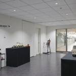 【画像】次世代のスバルは「イノハブ」から生まれる！　エンジニア同士のコミュニケーションを大切にするオシャレ研究施設「イノベーションハブ」に潜入 〜 画像63