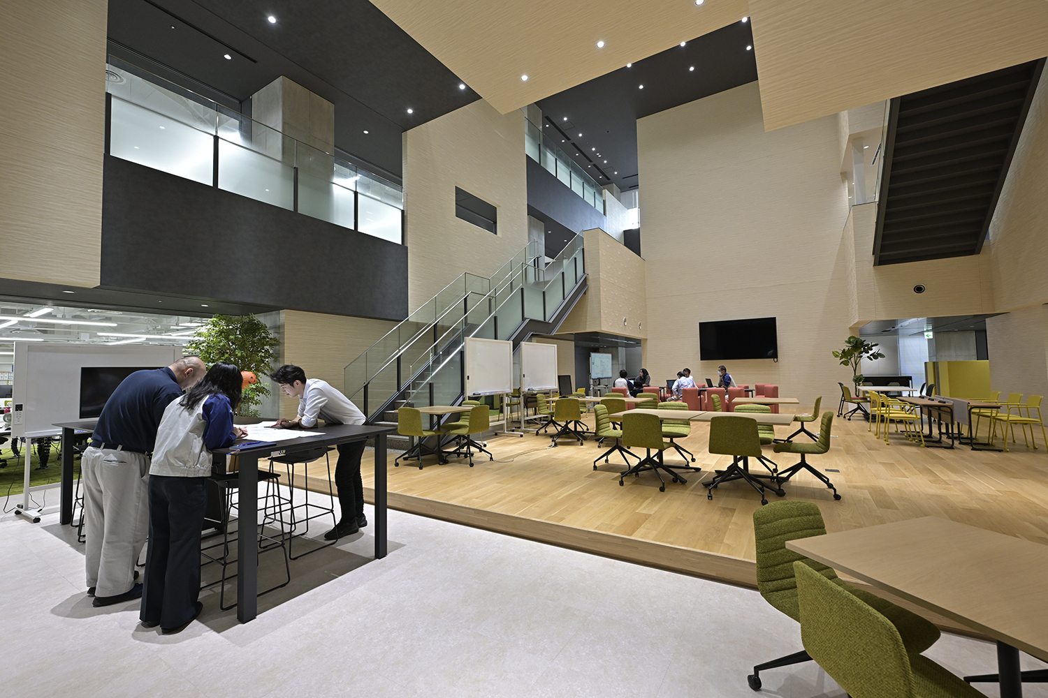 エンジニア同士のコミュニケーションを蜜にする「イノベーションハブ」は従来のイメージからかけ離れたオシャレすぎる研究所だった 〜 画像78