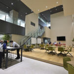 【画像】次世代のスバルは「イノハブ」から生まれる！　エンジニア同士のコミュニケーションを大切にするオシャレ研究施設「イノベーションハブ」に潜入 〜 画像80