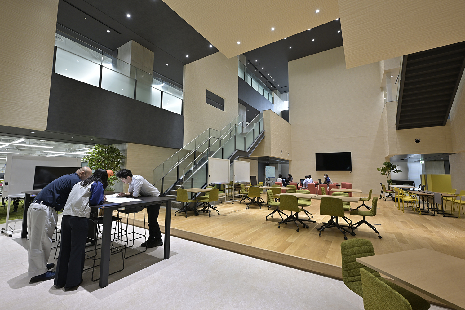 エンジニア同士のコミュニケーションを蜜にする「イノベーションハブ」は従来のイメージからかけ離れたオシャレすぎる研究所だった 〜 画像80