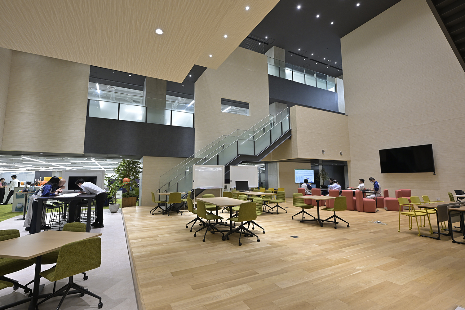 エンジニア同士のコミュニケーションを蜜にする「イノベーションハブ」は従来のイメージからかけ離れたオシャレすぎる研究所だった 〜 画像83