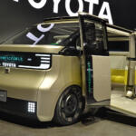 【画像】クルマのあとはコイツで玄関先までお届け！　トヨタが考えるハイエースから降りた先のモビリティが激熱【ジャパンモビリティショー2025】 〜 画像12