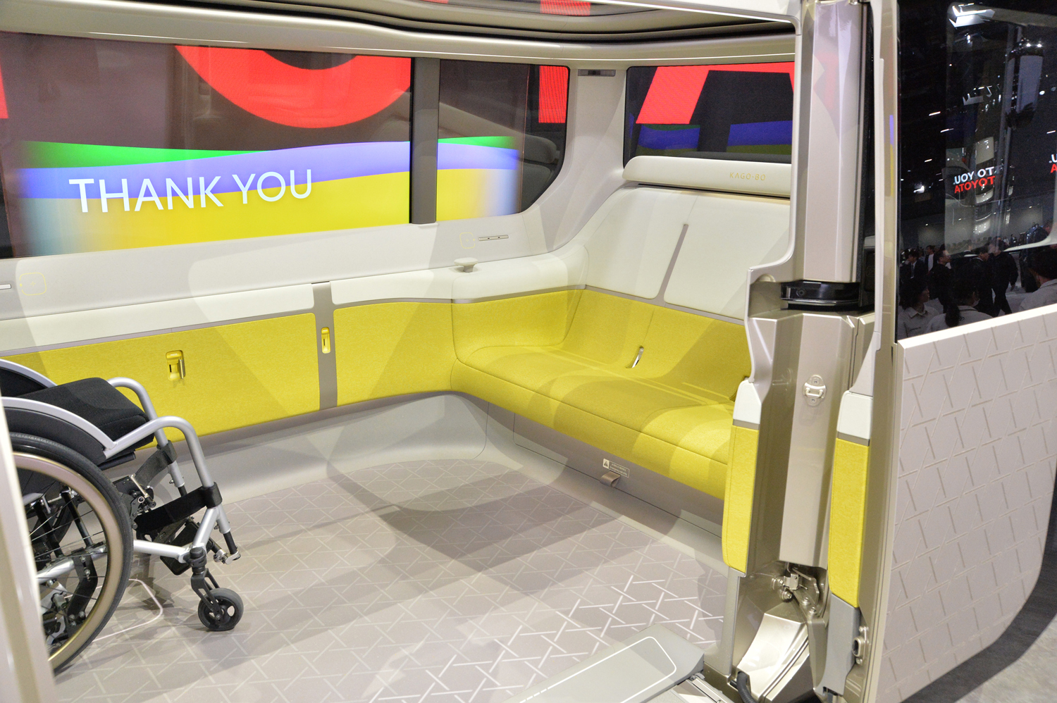 トヨタKAGOBOの車内 〜 画像13