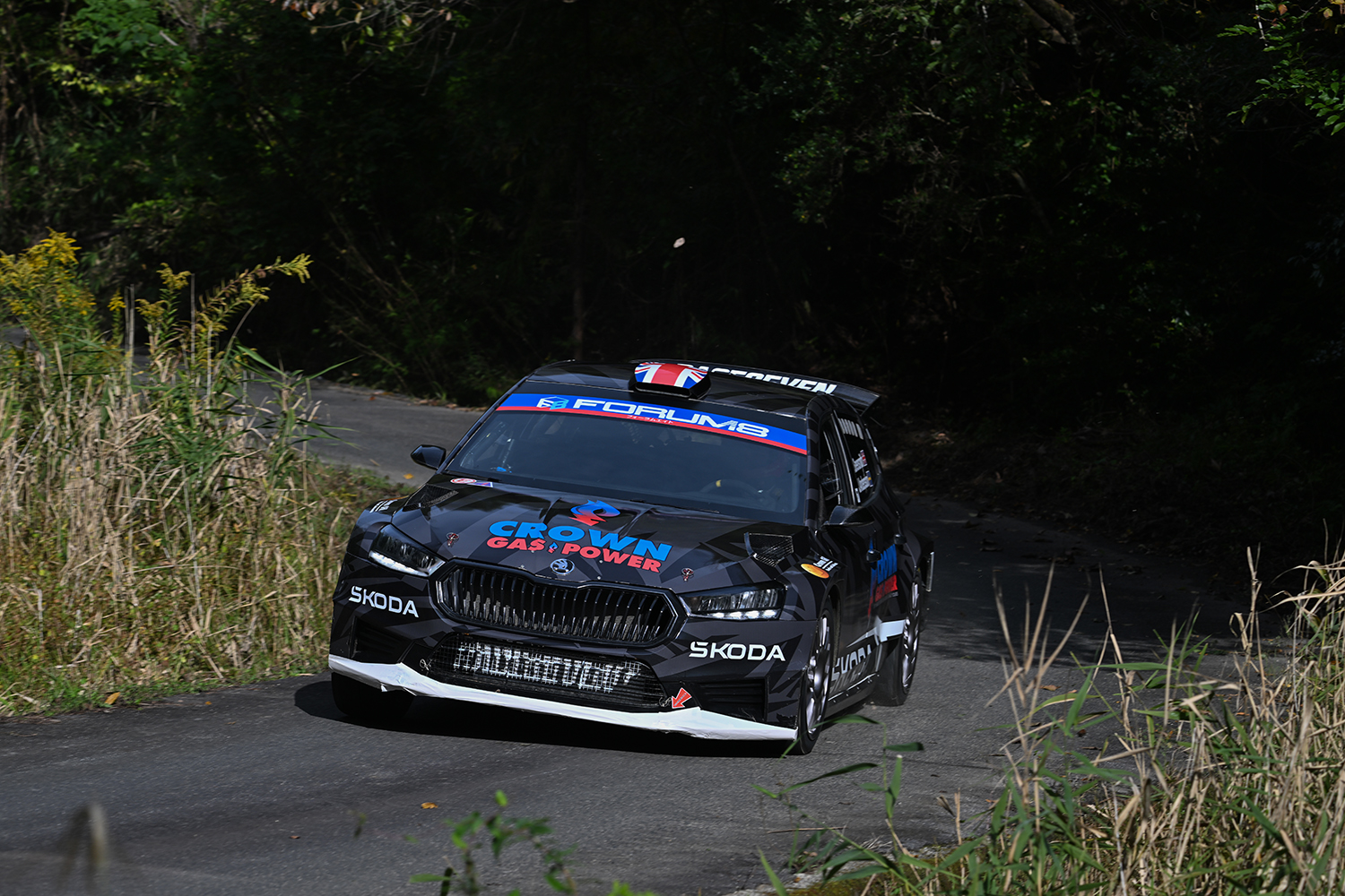 シュコダ・ファビアの走行シーン