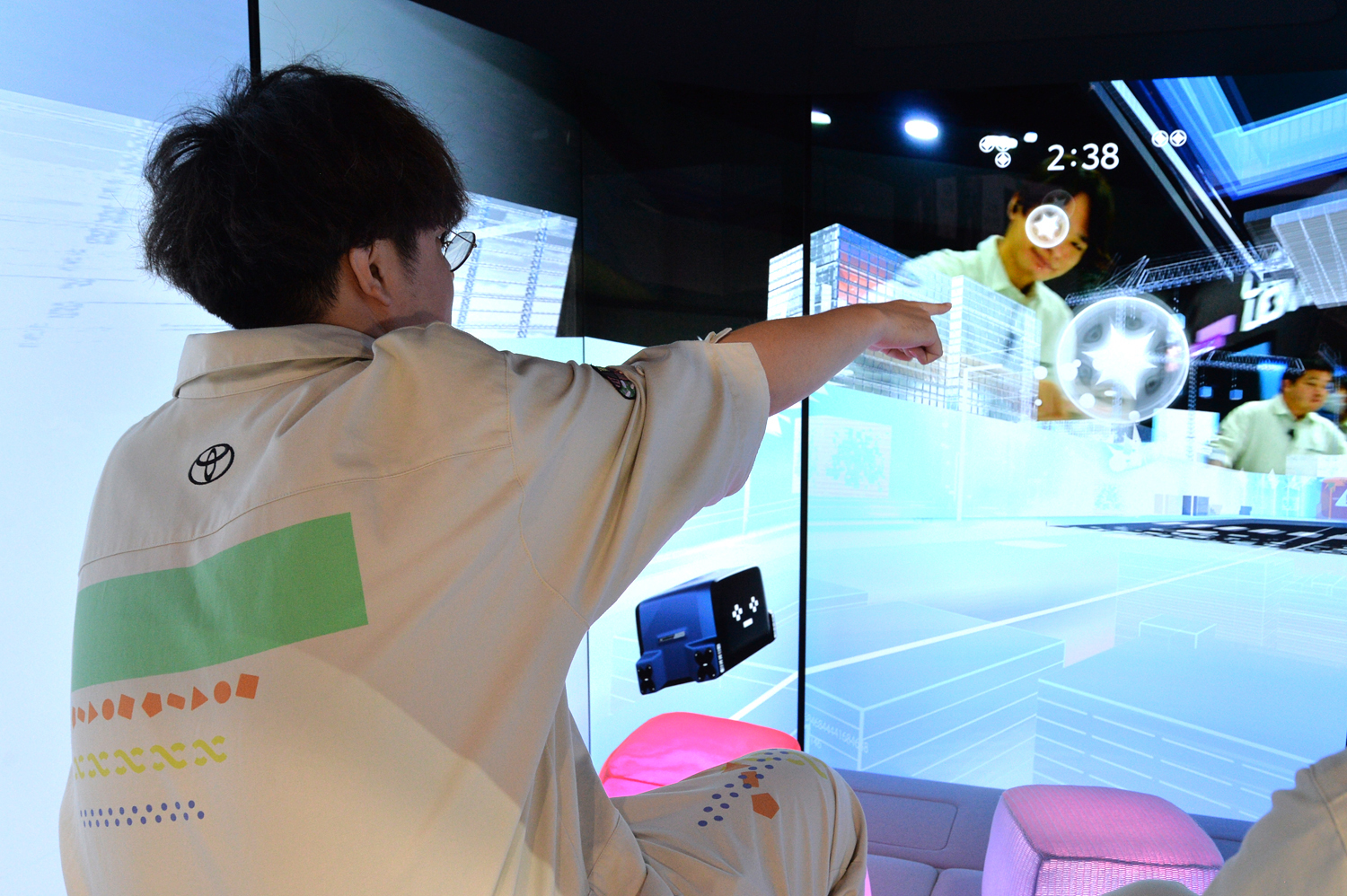 「CYBER LOVE」で遊びながら次世代のユーザーインターフェイスを体験 〜 画像4