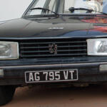 【画像】確かに輸入車に日本のナンバーってダサいけど……海外ナンバーの上に日本のナンバーを重ねづけって問題ないの？ 〜 画像2