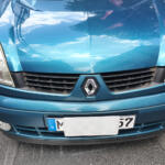 【画像】確かに輸入車に日本のナンバーってダサいけど……海外ナンバーの上に日本のナンバーを重ねづけって問題ないの？ 〜 画像4