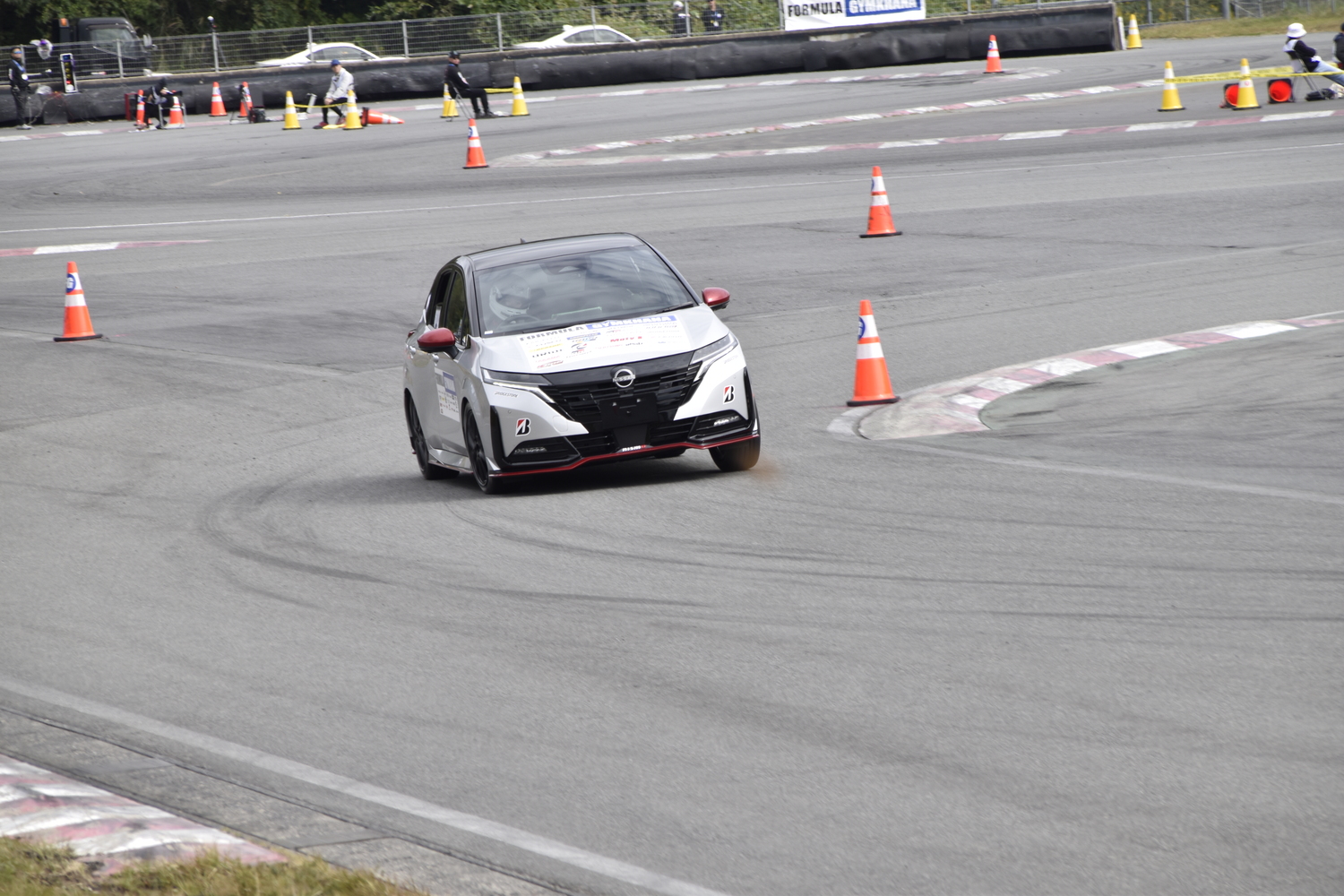 女子クラス走行の様子