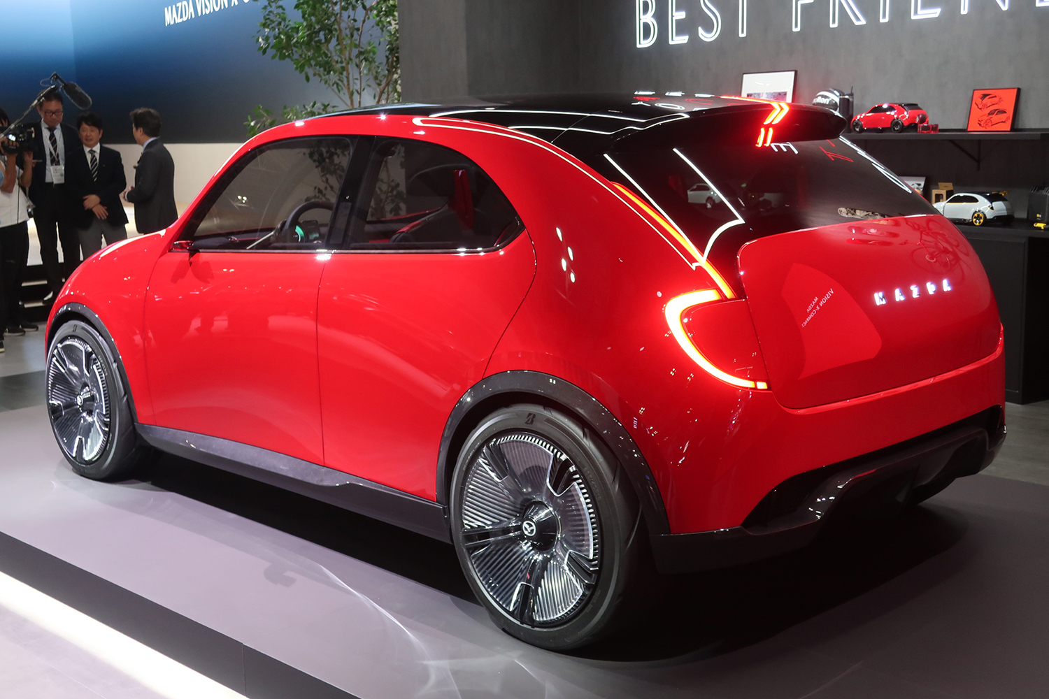 デザインスタディ「ビジョン・クロスコンパクト」が表現する未来のマツダが新しい 〜 画像4