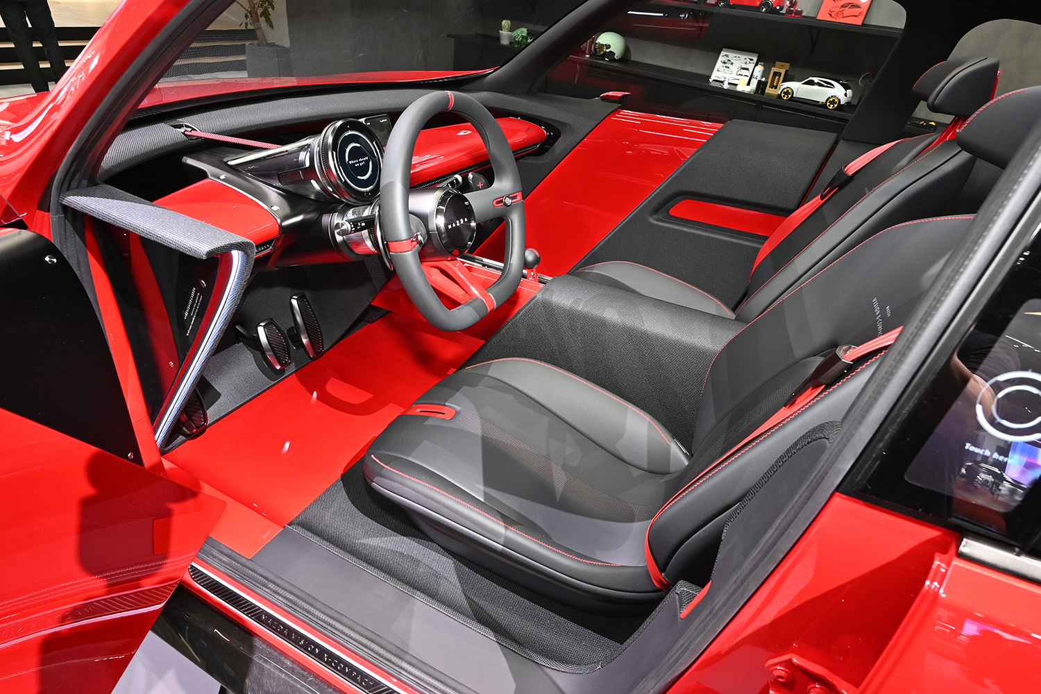 デザインスタディ「ビジョン・クロスコンパクト」が表現する未来のマツダが新しい 〜 画像13