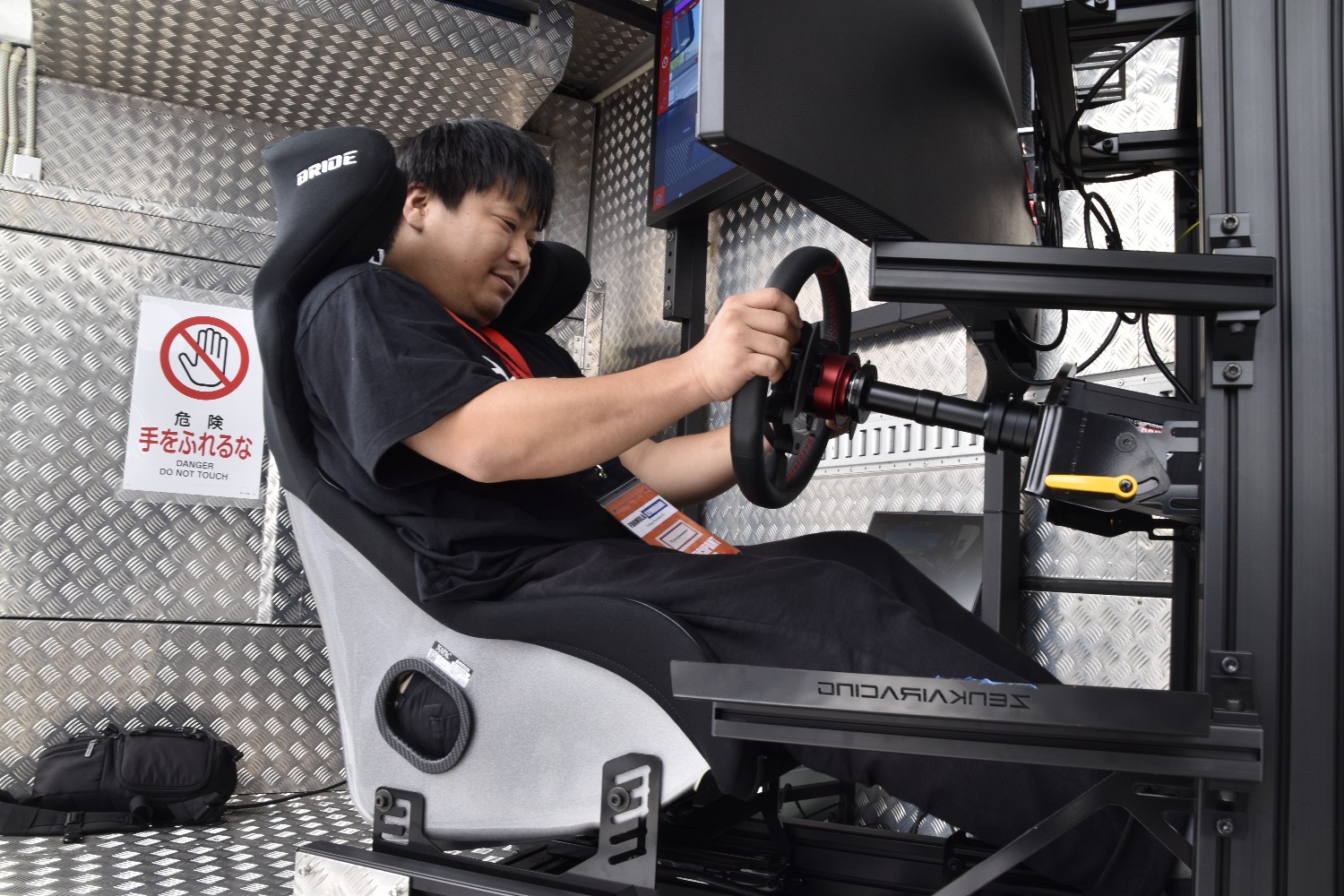 シート調節をする正野 〜 画像18