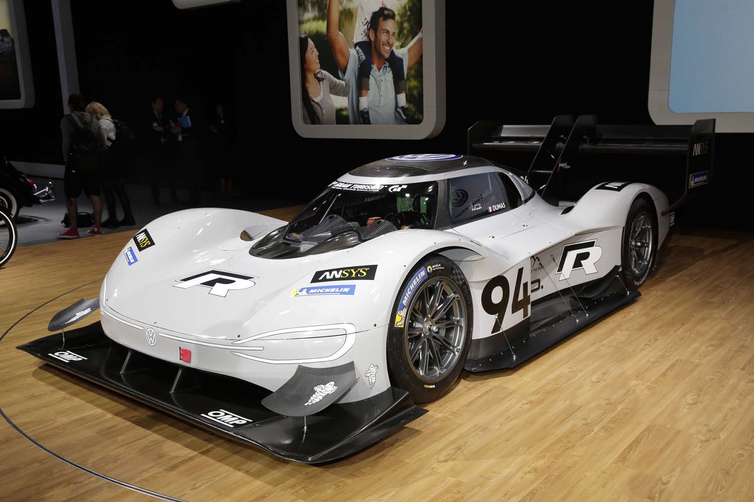 フォルクスワーゲンの1000万円ミニバン「ID.BUZZ」にはアルファードにはない心地よさがあった 〜 画像2